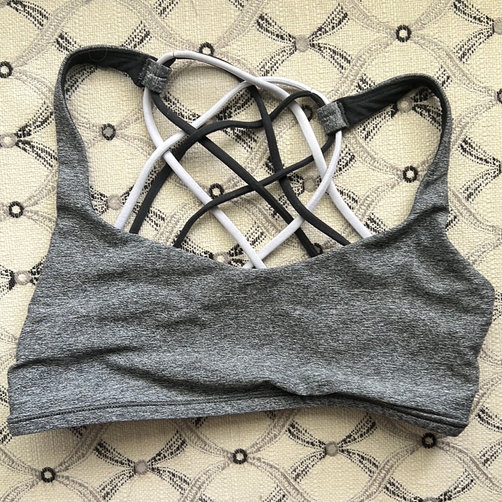 Lululemon free to be wild bra sz6